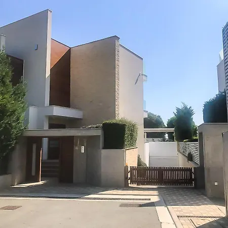 Villa Luxury Next To Parklane Hotel. Limassol
